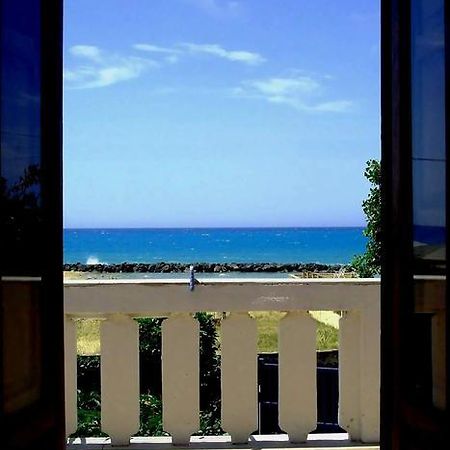 B&B Nettuno Сан-Леоне Экстерьер фото