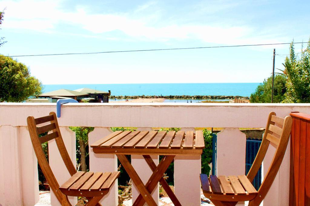 B&B Nettuno Сан-Леоне Экстерьер фото