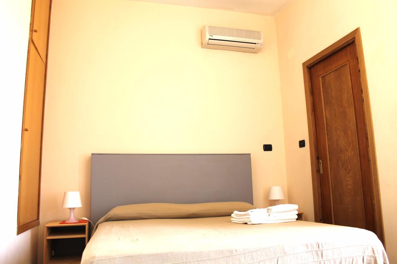 B&B Nettuno Сан-Леоне Экстерьер фото